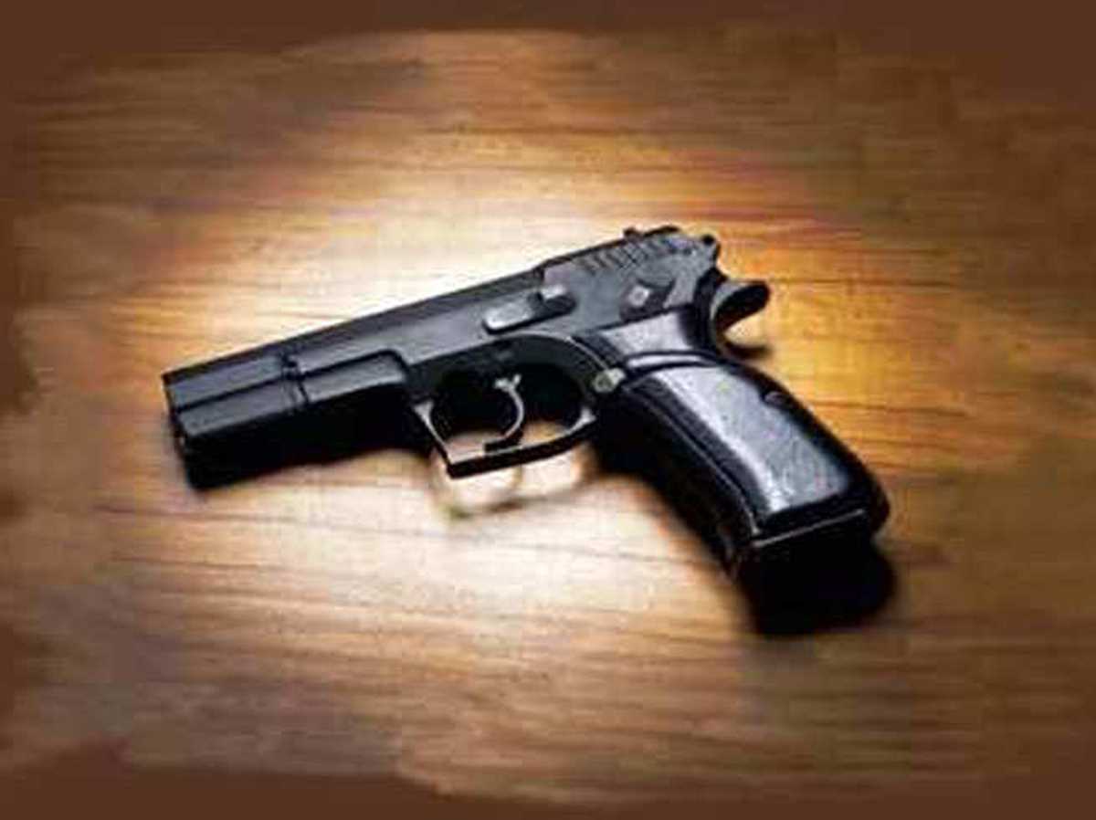 शोरूम मैनेजर को धमकाने वाले आरोपी गिरफ्तार शोरूम मैनेजर को धमकाने वाले आरोपी गिरफ्तार